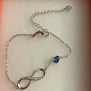 Silver S925 Infinity Bracelet with Heart Charm NWOT